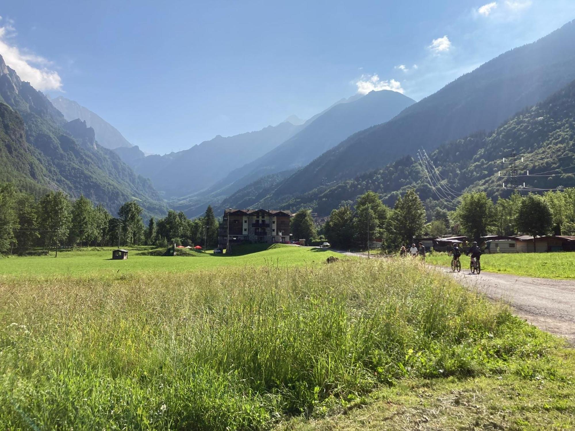 Finestra Sulle Alpi Orobie Apartamento Valbondione Exterior foto